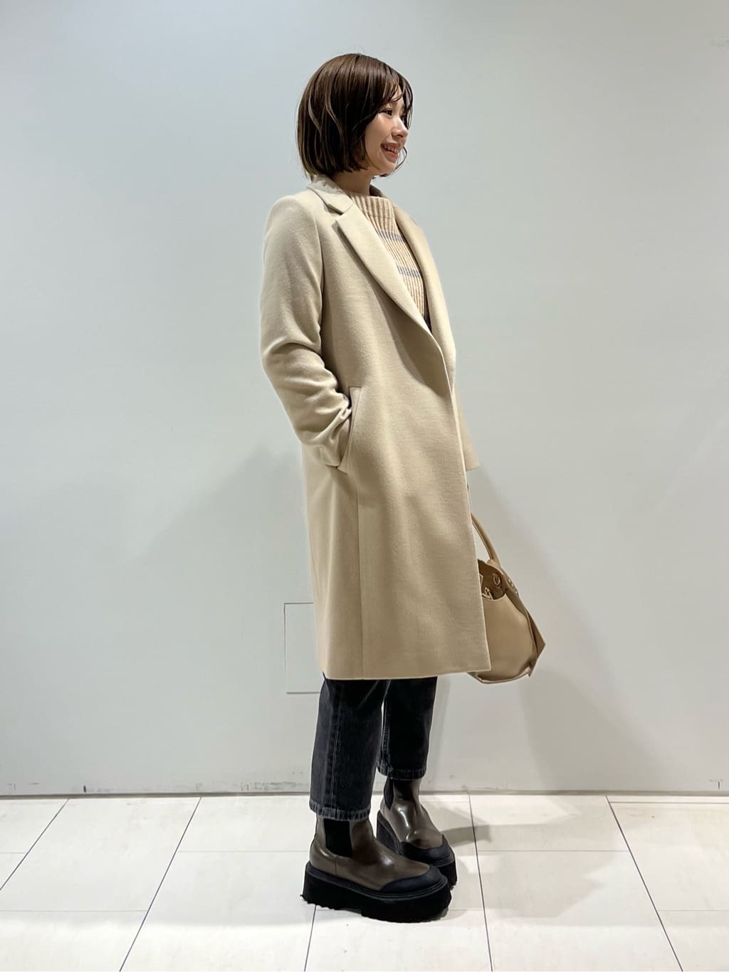 KAOさんの「INDIVI｜【定番人気！/名品コート/日本製】ウール100%チェスターコート」を使ったコーディネート