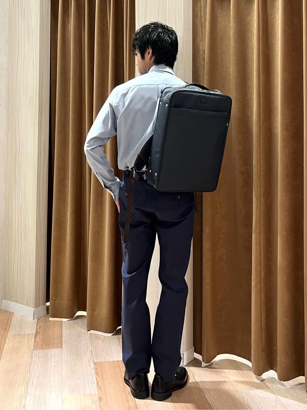 URAさんの「TAKEO KIKUCHI｜【全7サイズ&times;8色展開！】トップマルチヘリンボン パンツ」を使ったコーディネート