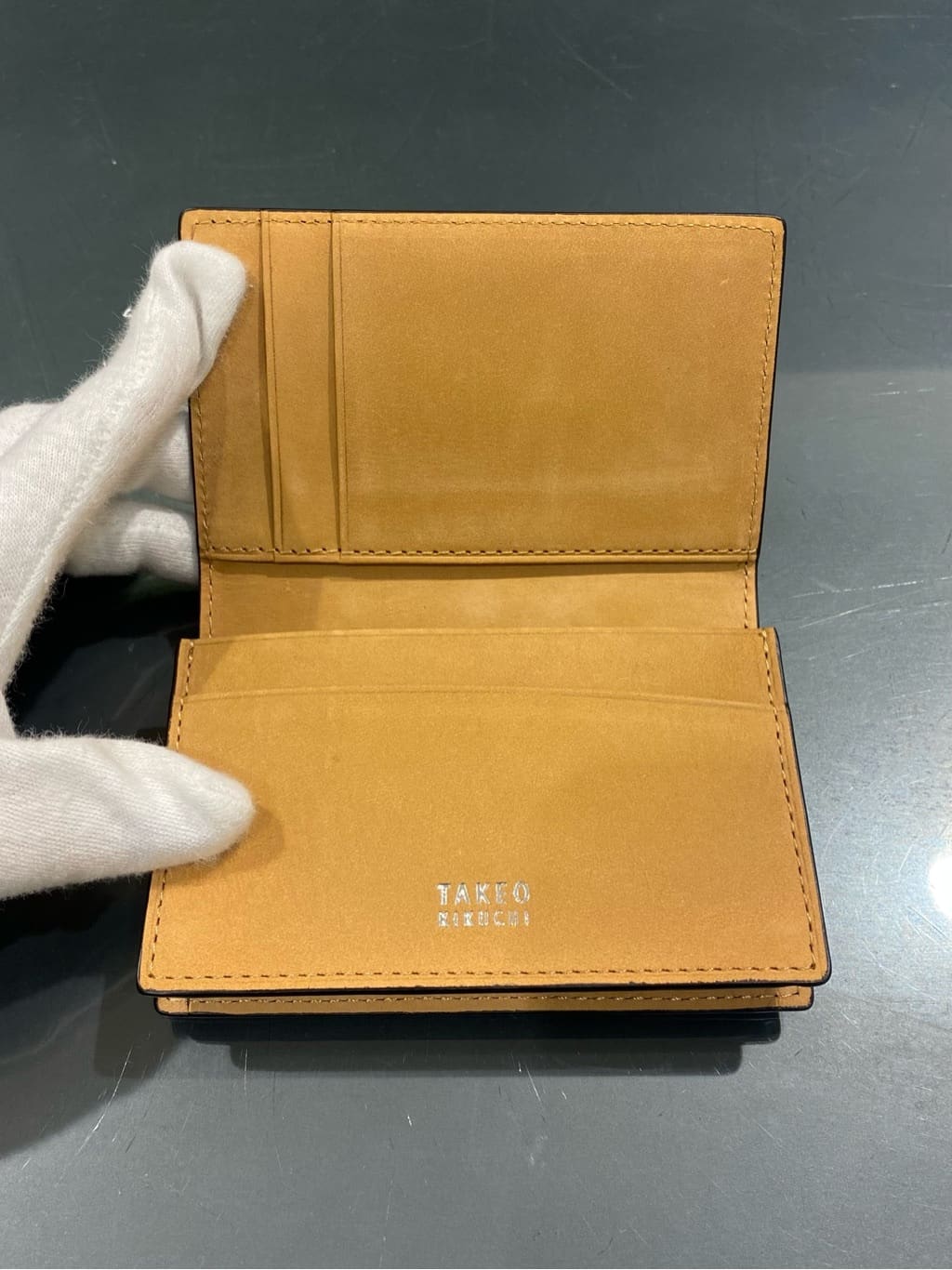 uedaさんの「TAKEO KIKUCHI｜【ソフト＆ナチュラル】ミニメッシュ レザー 名刺入れ」を使ったコーディネート