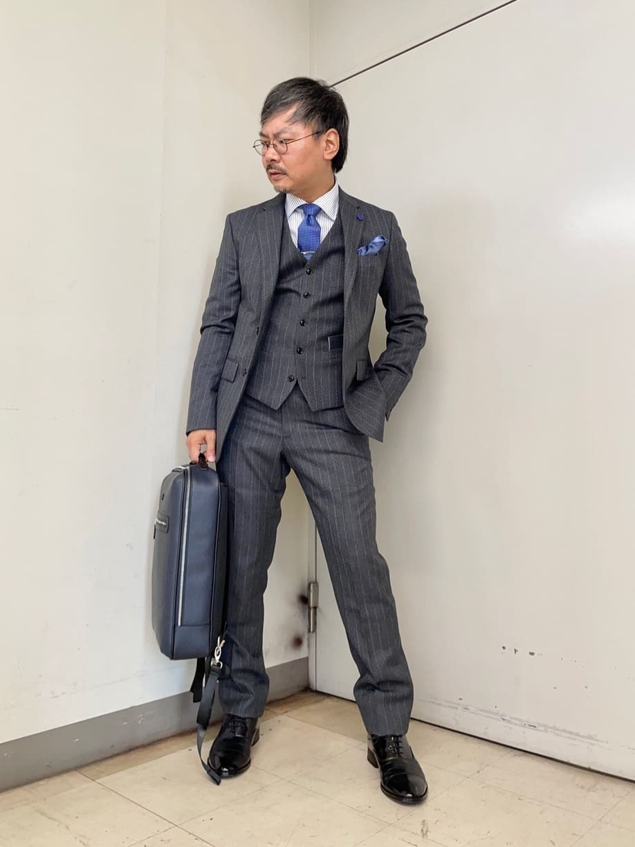 MAKOTO AIさんの「TAKEO KIKUCHI｜フォーマルチーフ」を使ったコーディネート