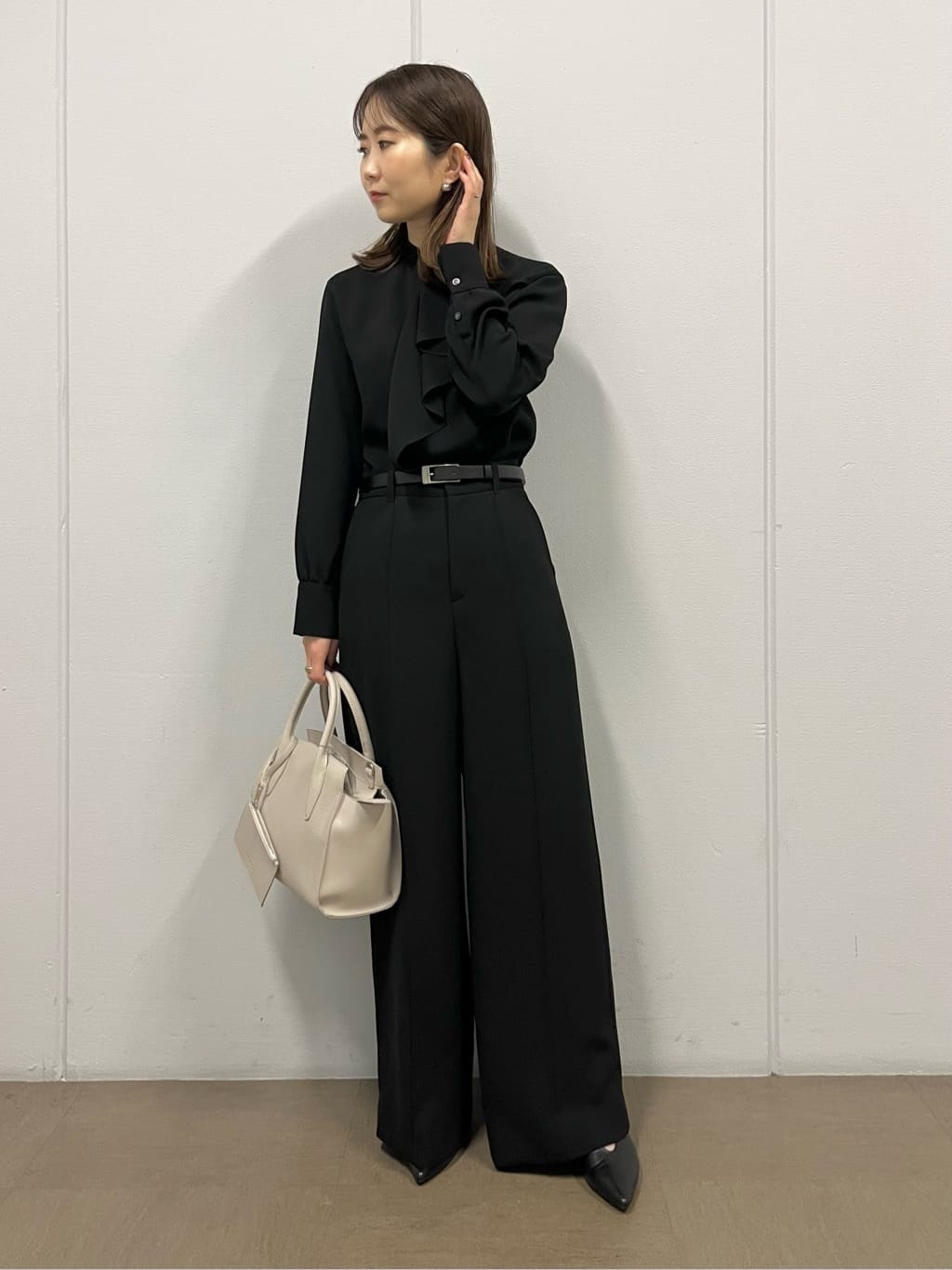 shokoさんの「INDIVI｜◆【合皮／マルチWAY／サブバッグ付】ミニショルダーバッグ」を使ったコーディネート