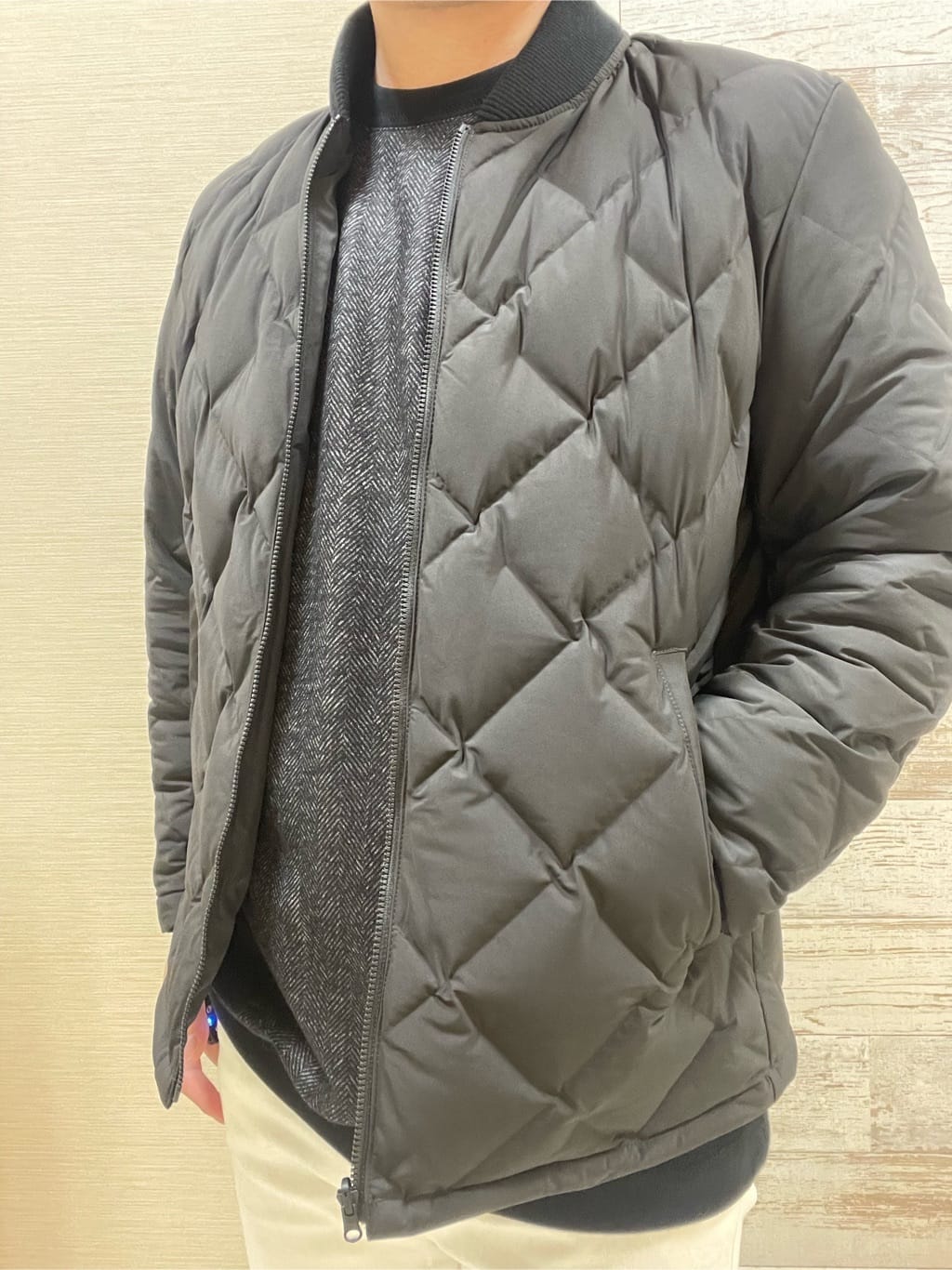 Suehiroさんの「TAKEO KIKUCHI｜【3WAY／撥水】ドビーメモリー ダウンライナーブルゾン」を使ったコーディネート