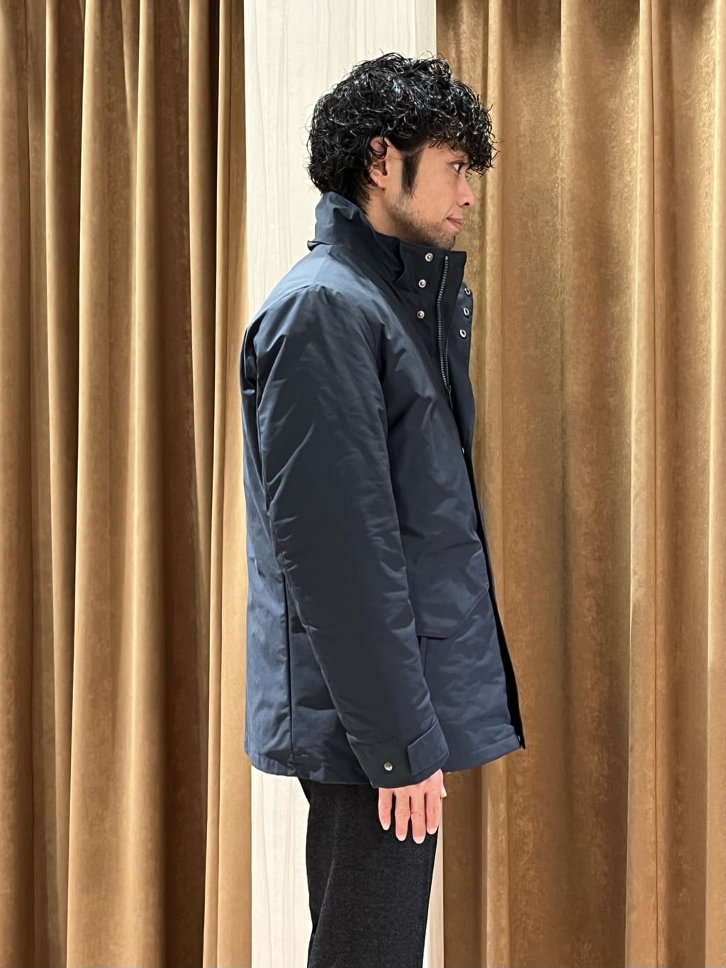 URAさんの「TAKEO KIKUCHI｜【3WAY／撥水】ドビーメモリー ダウンライナーブルゾン」を使ったコーディネート