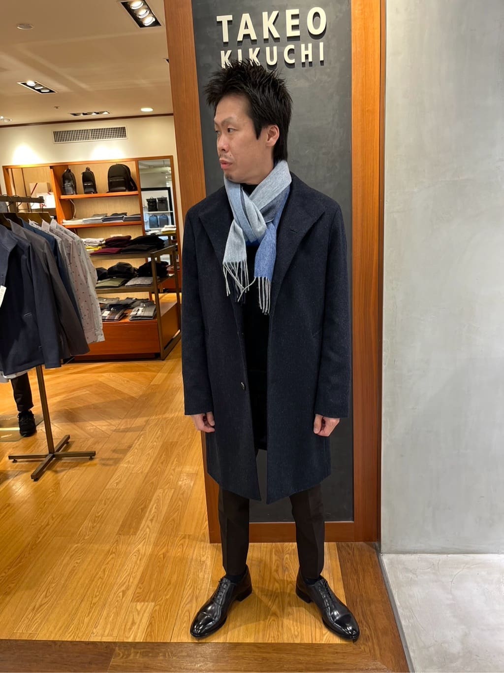 Yokochiさんの「TAKEO KIKUCHI｜【ウールカシミヤブレンド】ビーバー調 スタンドカラー コート」を使ったコーディネート