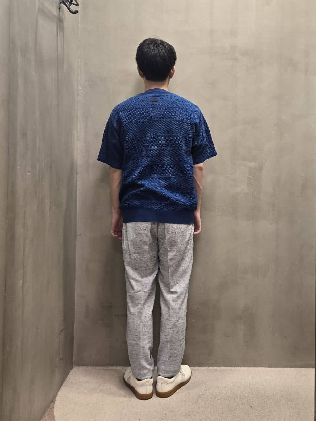 白木駆さんの「TAKEO KIKUCHI｜【尾州織】リネンブレンド メッシュパンツ」を使ったコーディネート