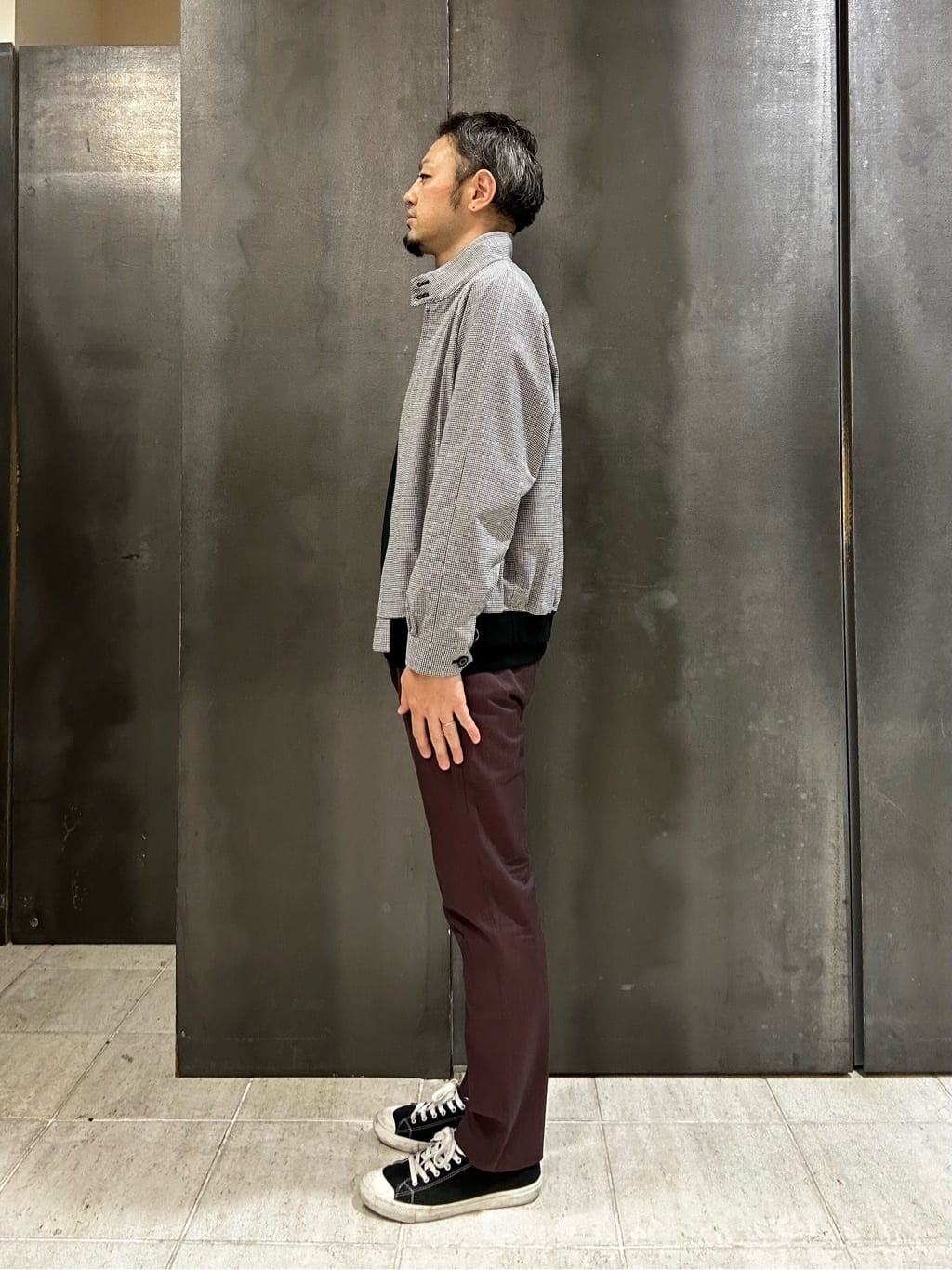coheyさんの「TAKEO KIKUCHI｜【全7サイズ&times;8色展開！】トップマルチヘリンボン パンツ」を使ったコーディネート