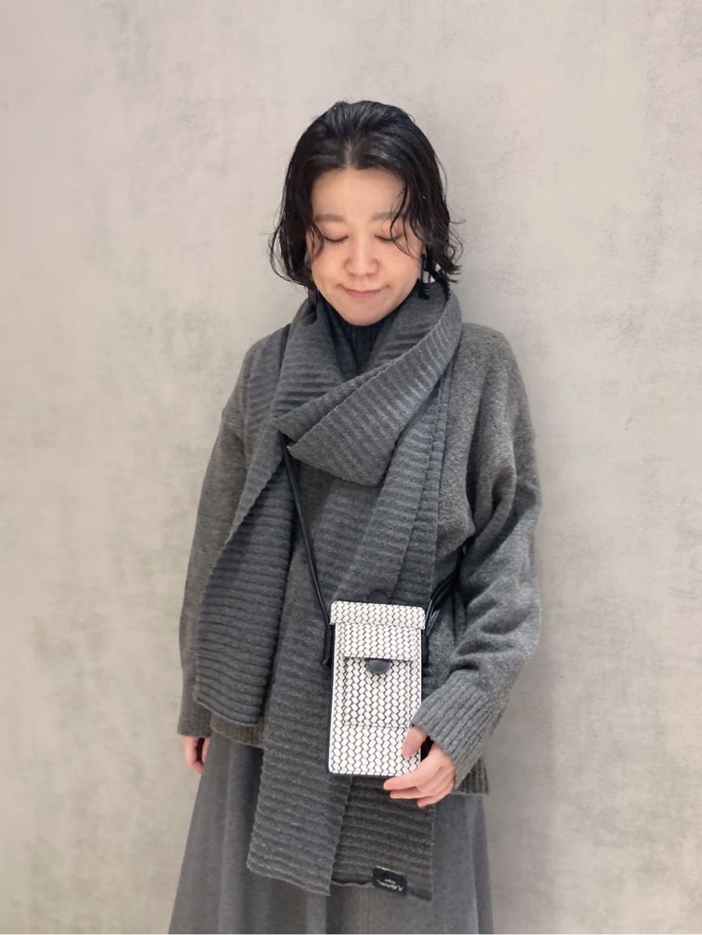 Cさんの「HIROKO HAYASHI｜OTTICA（オッティカ）スマホポシェット」を使ったコーディネート