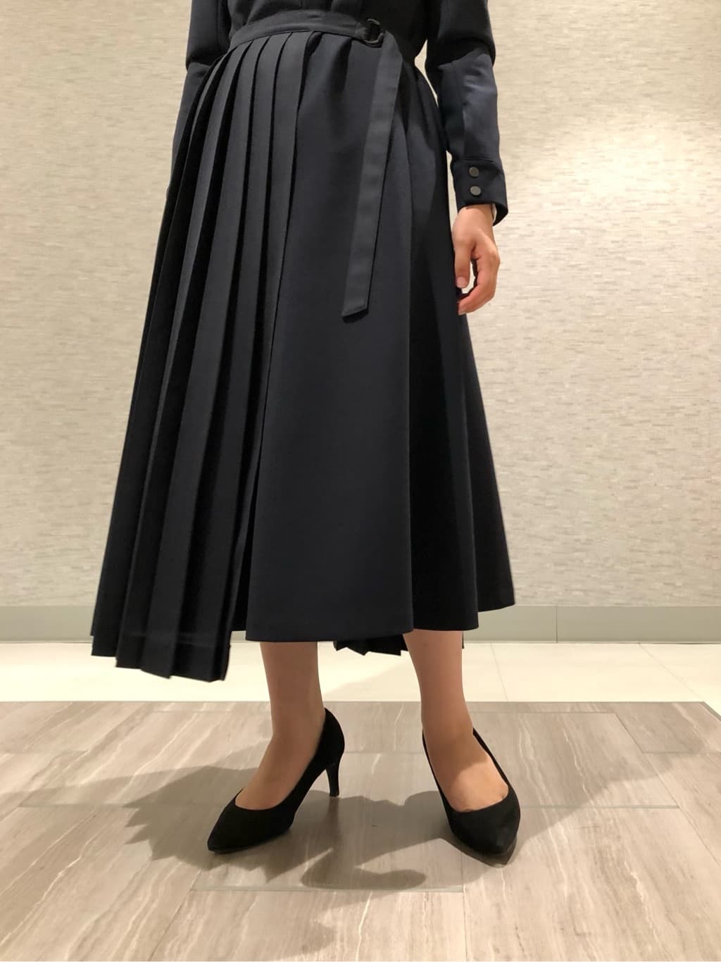 nanaさんの「UNTITLED｜シルキーダブルクロスワンピース」を使ったコーディネート