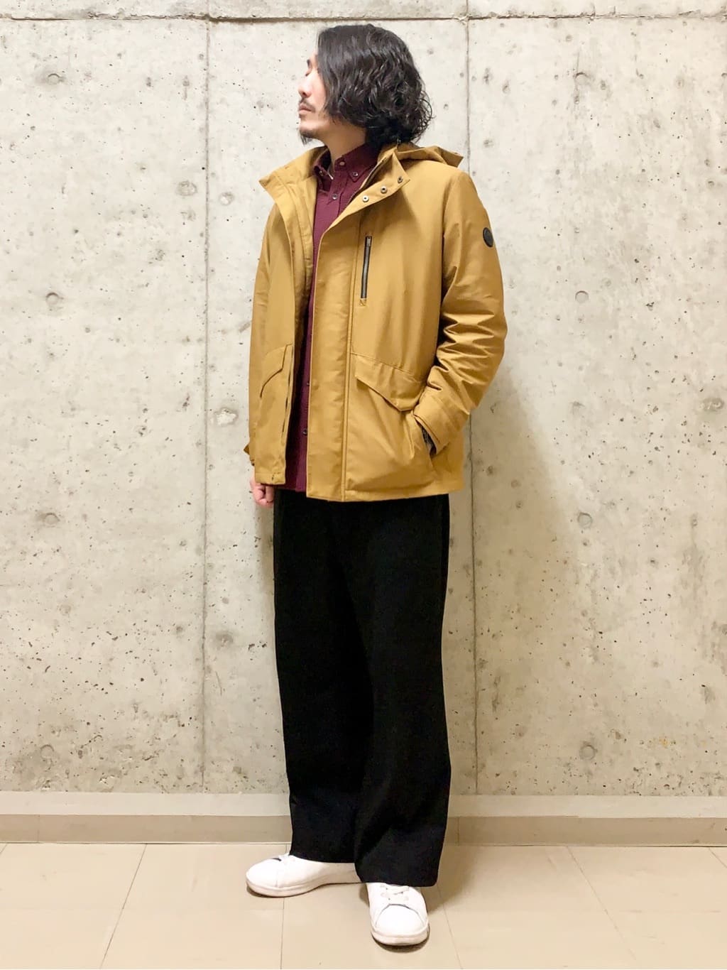木村剛さんの「TAKEO KIKUCHI｜【抗菌防臭/シーズンレス】シアサッカー ジャージシャツ」を使ったコーディネート