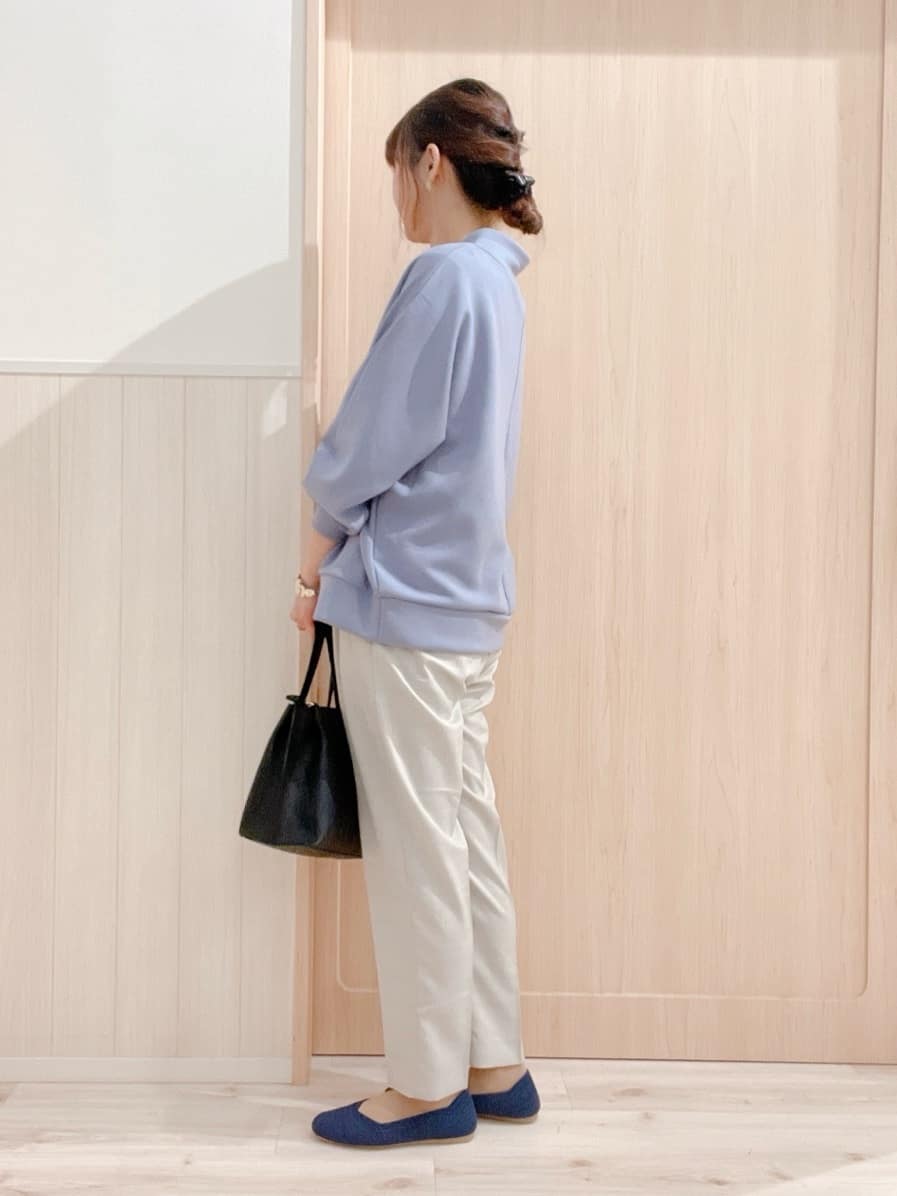 モカさんの「SHOO･LA･RUE｜【洗える/SS-3L】すっきりキレイにかっこよく 大人のテーパードパンツ」を使ったコーディネート