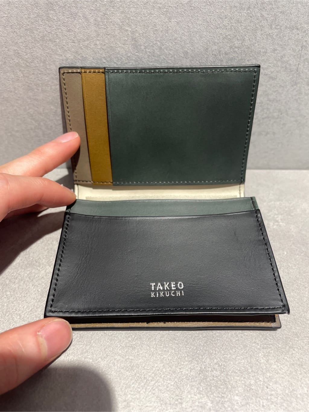 Tightさんの「TAKEO KIKUCHI｜【抗菌防臭/シーズンレス】シアサッカー ジャージシャツ」を使ったコーディネート