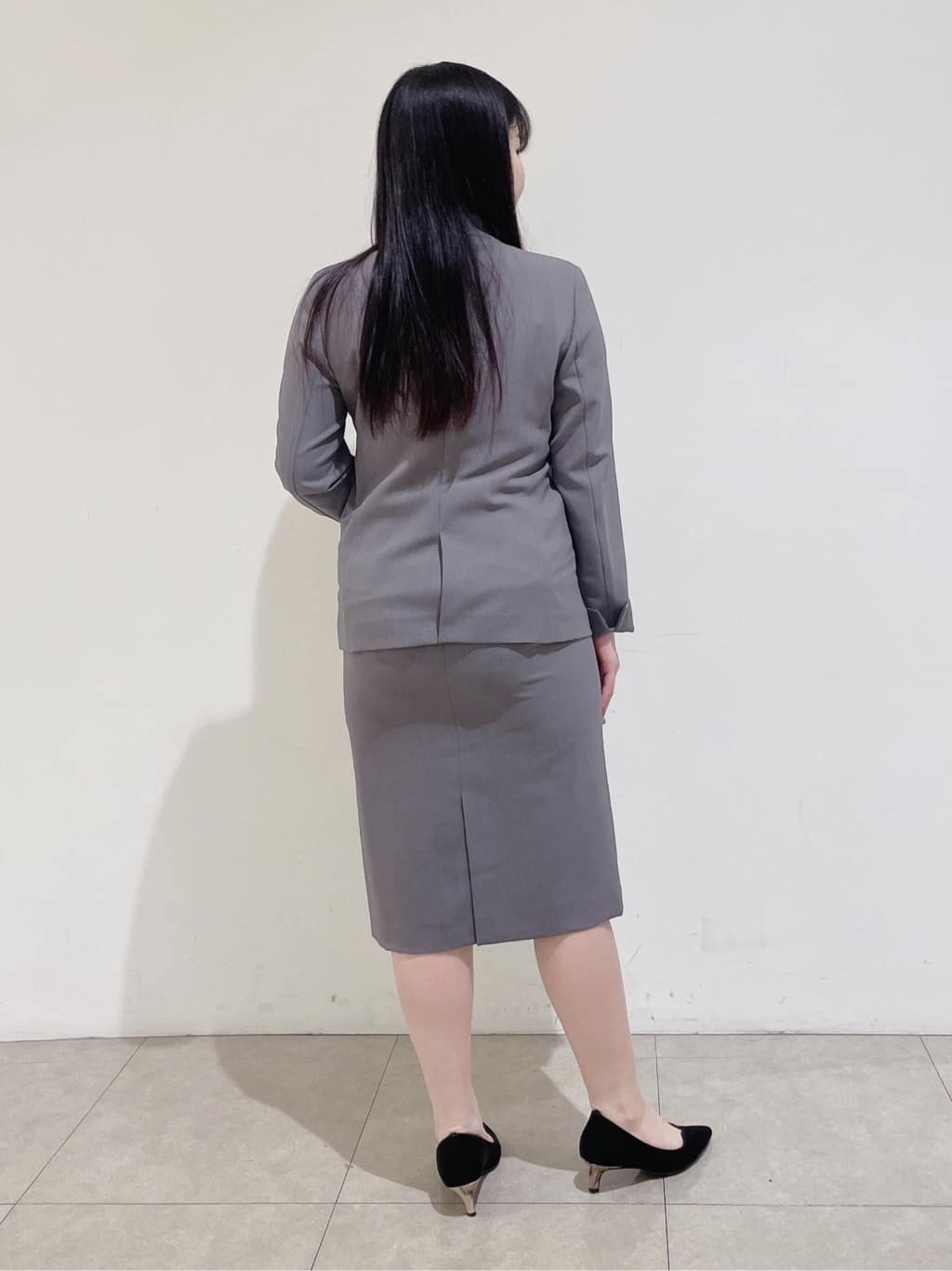 emikaさんの「INDIVI｜【定番スーツ／UVケア／洗える】ウール調ノーカラージャケット」を使ったコーディネート