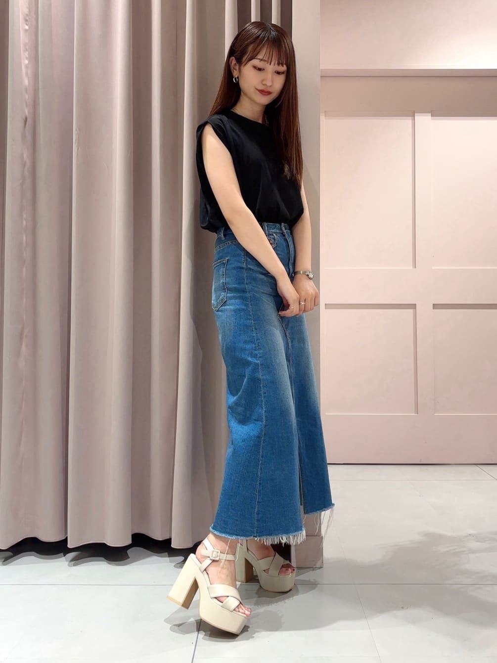 RINAさんの「ESPERANZA｜ラク盛り厚底サンダルⅢ」を使ったコーディネート