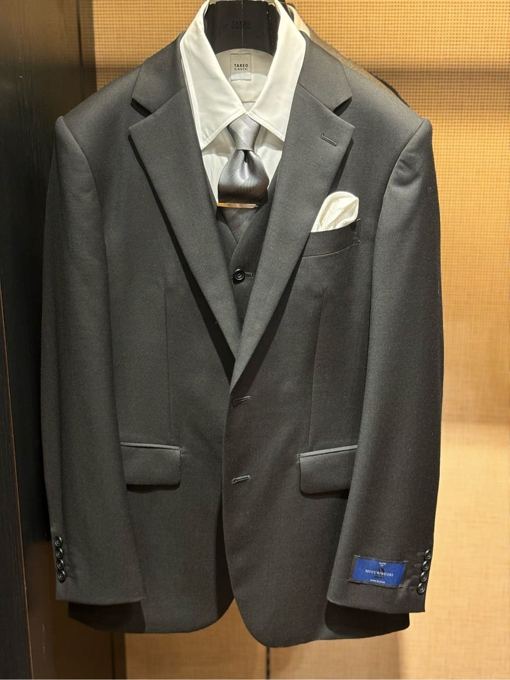 ヒナさんの「TAKEO KIKUCHI｜【Made in JAPAN】TANGOストライプ ネクタイ」を使ったコーディネート