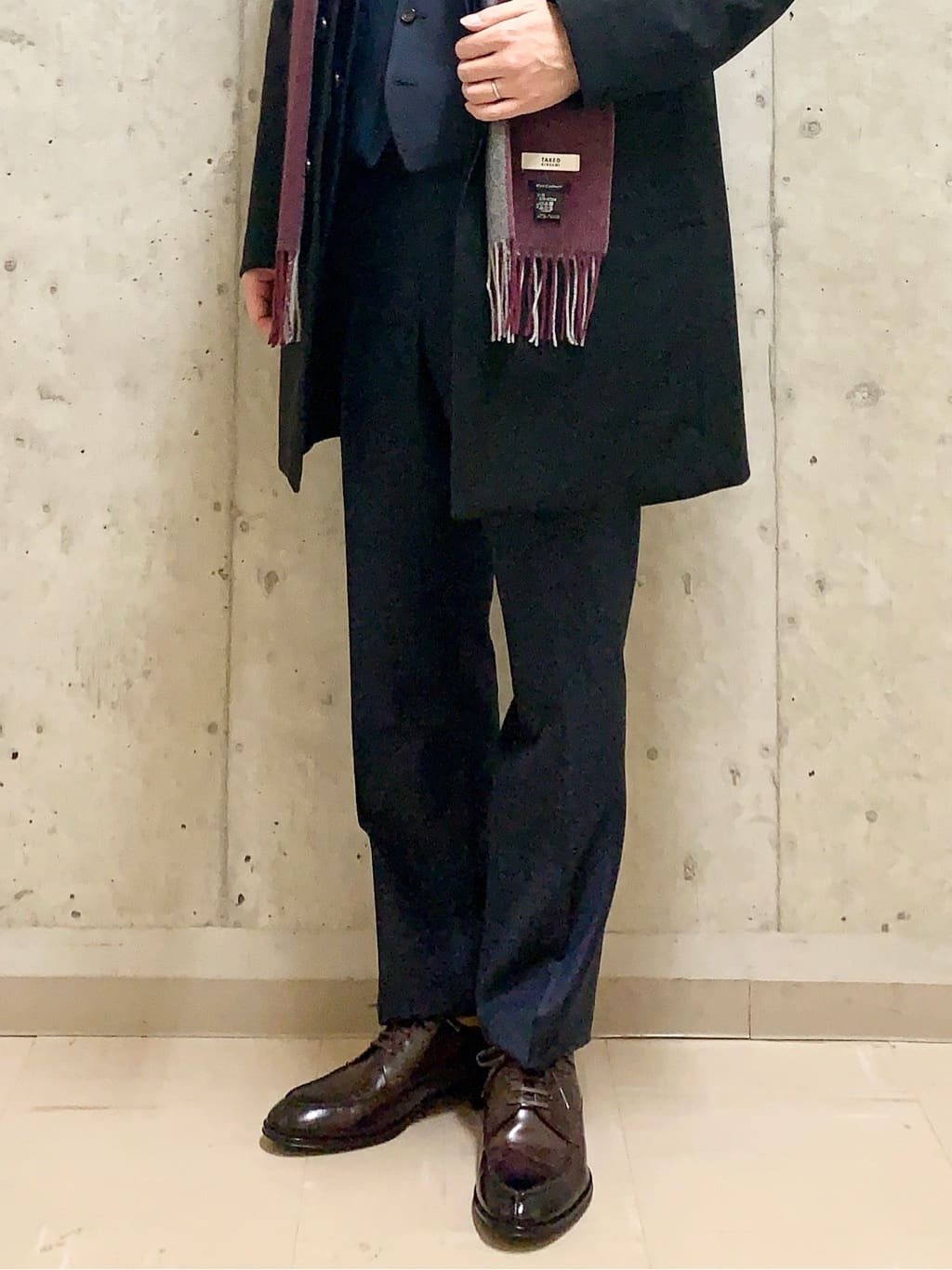木村剛さんの「TAKEO KIKUCHI｜【Three by Three】シャイニーシャークピンヘッド スーツ/3ピース対応可」を使ったコーディネート