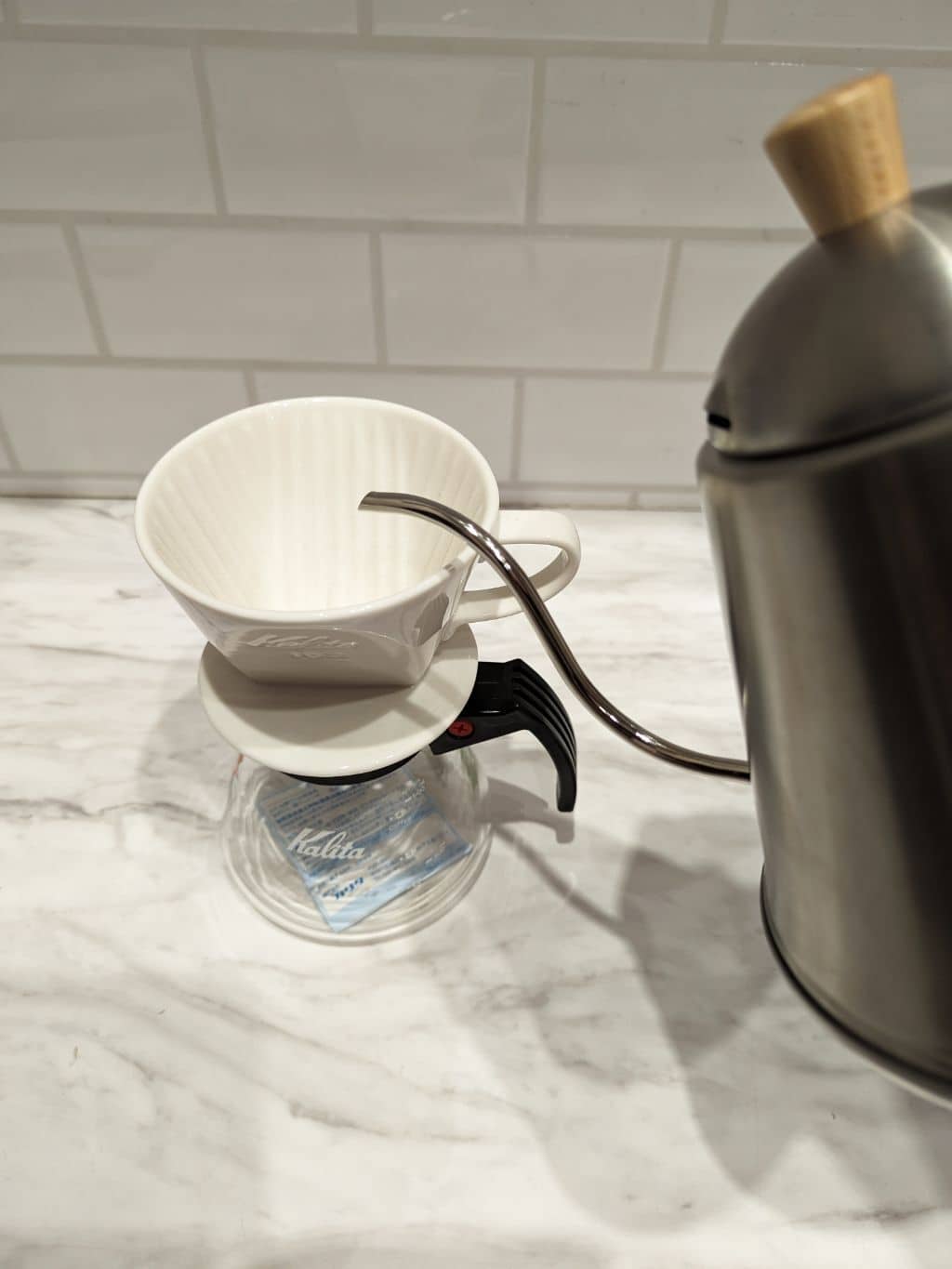 シモさんの「212 KITCHEN STORE｜珈琲考具　ドリップポット ITTEKI 木ハンドル ＜KOGU＞」を使ったコーディネート