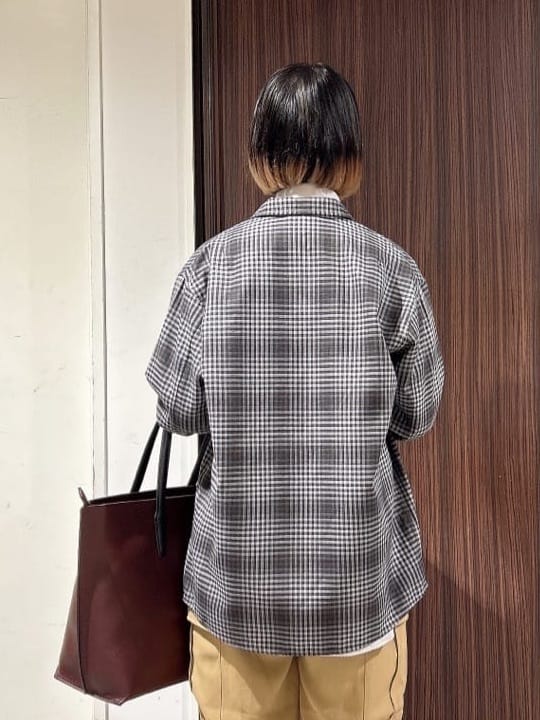 さやさんの「TAKEO KIKUCHI｜【抗菌防臭/シーズンレス】シアサッカー ジャージシャツ」を使ったコーディネート