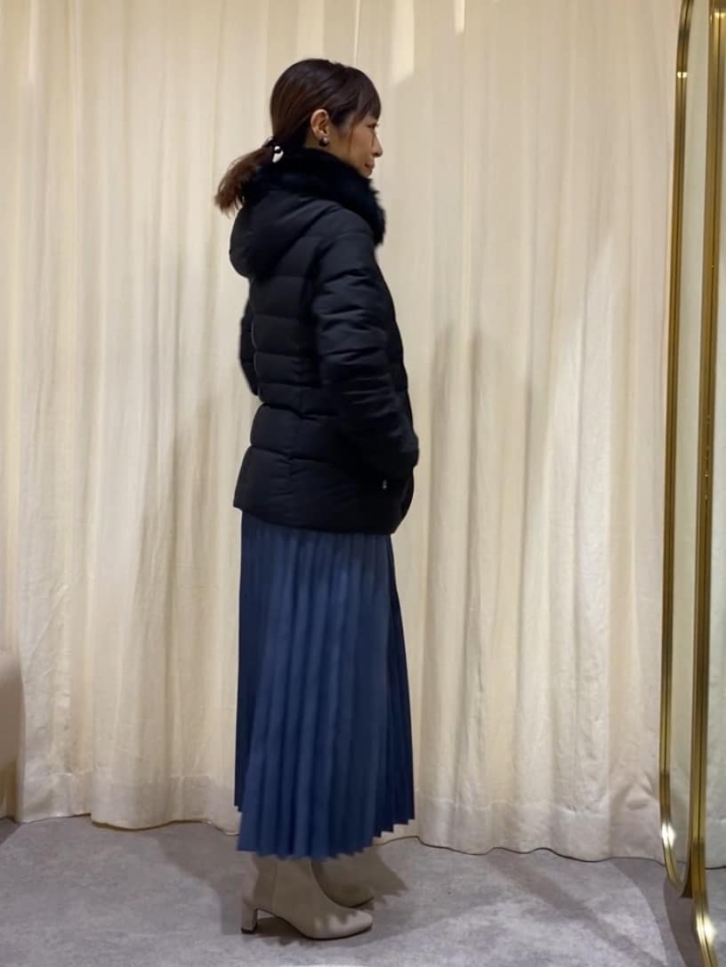 𝑹𝑶𝑴𝑰さんの「INDIVI｜」を使ったコーディネート