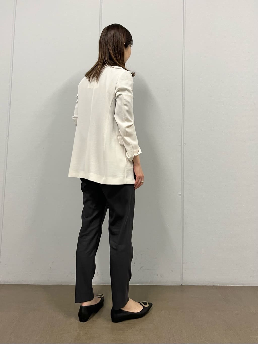 shokoさんの「INDIVI｜【パンツ人気1位／褒められパンツ／洗える】ウエストゴムタックテーパードパンツ」を使ったコーディネート
