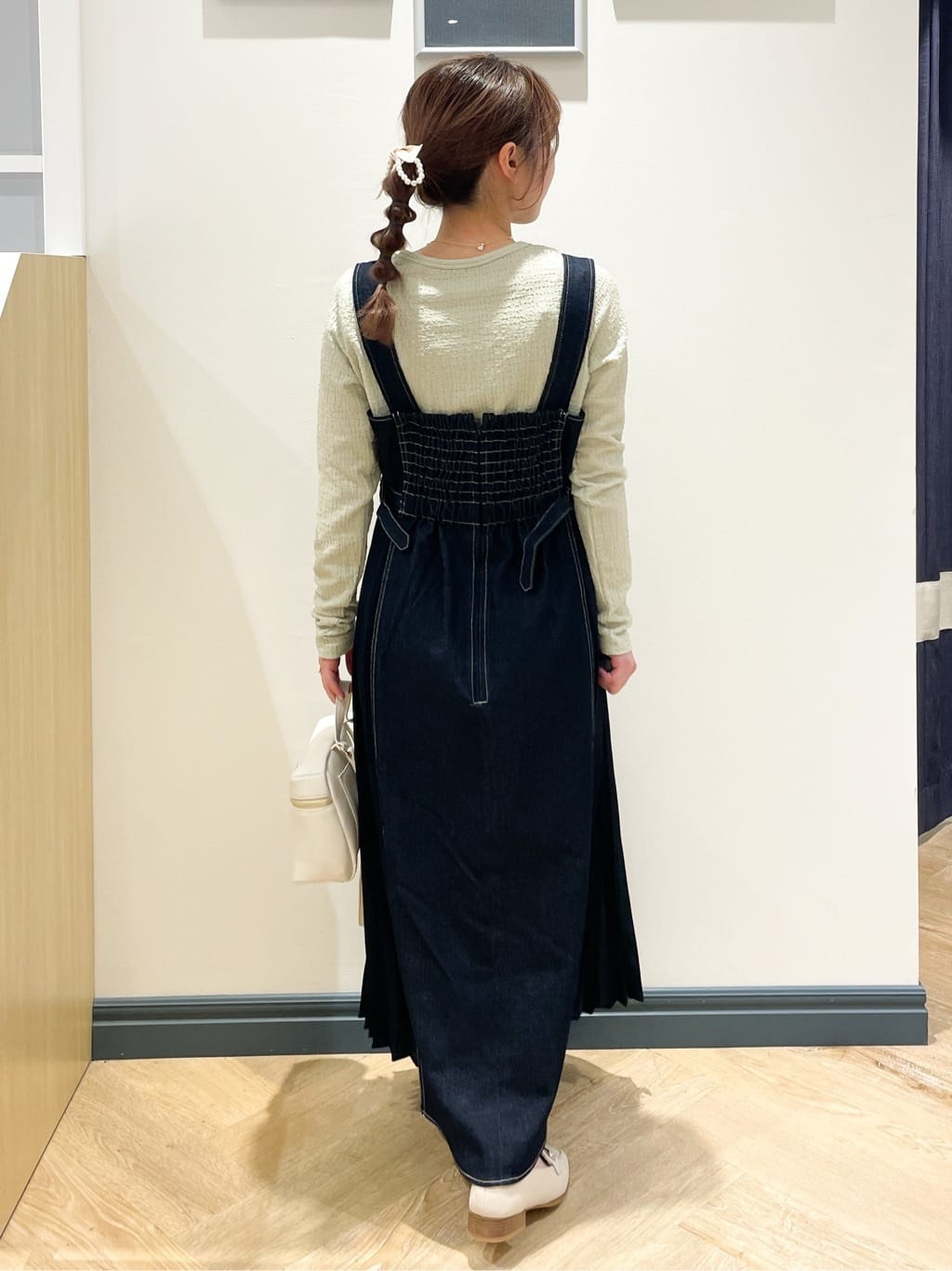 momoさんの「grove｜キレイに決まる!脇プリーツジャンドレ」を使ったコーディネート