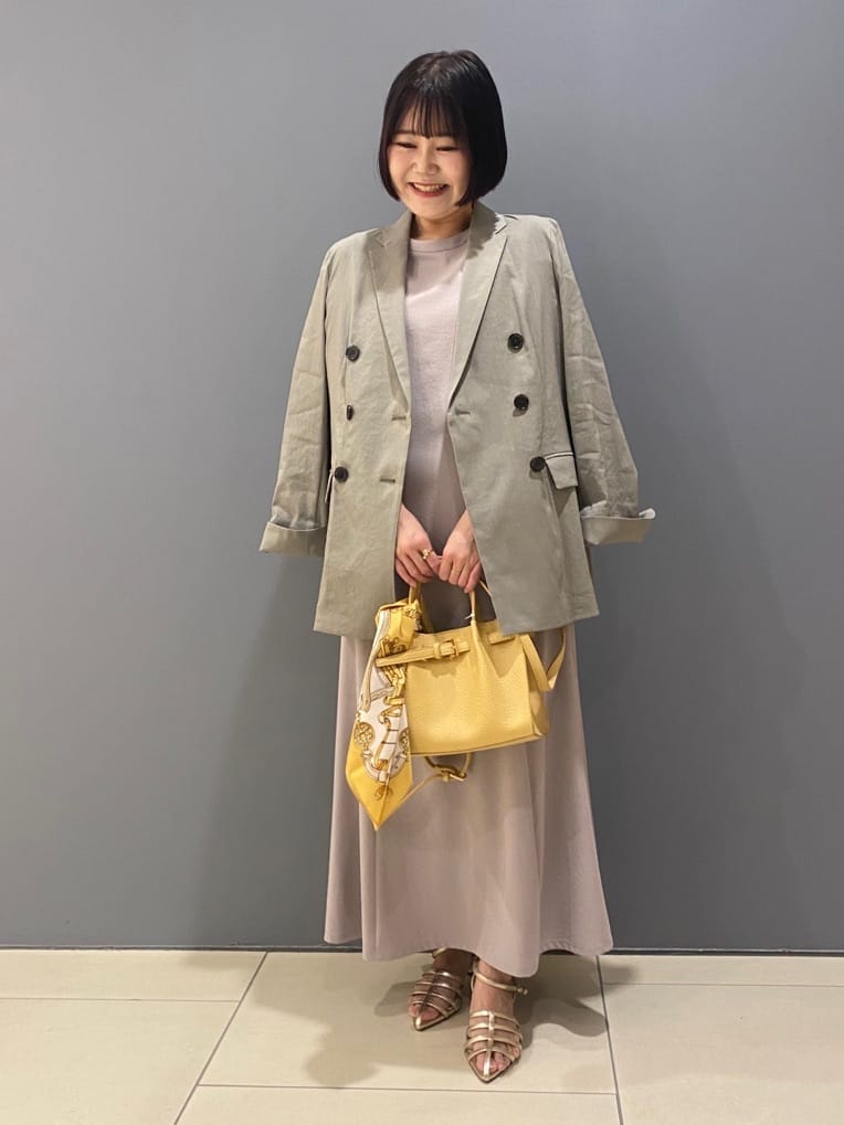 yukieさんの「UNTITLED｜【手洗い／58cm正方形】ベルトプリントスカーフ」を使ったコーディネート