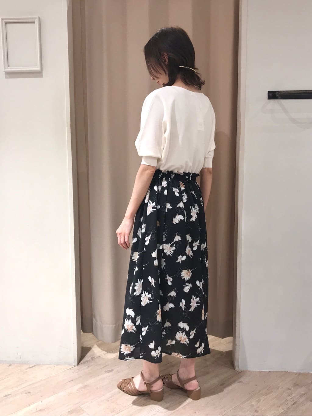 kimiさんの「grove｜【ふわっと心地よい足入れ】やわここち(R)Vカットパンプス」を使ったコーディネート