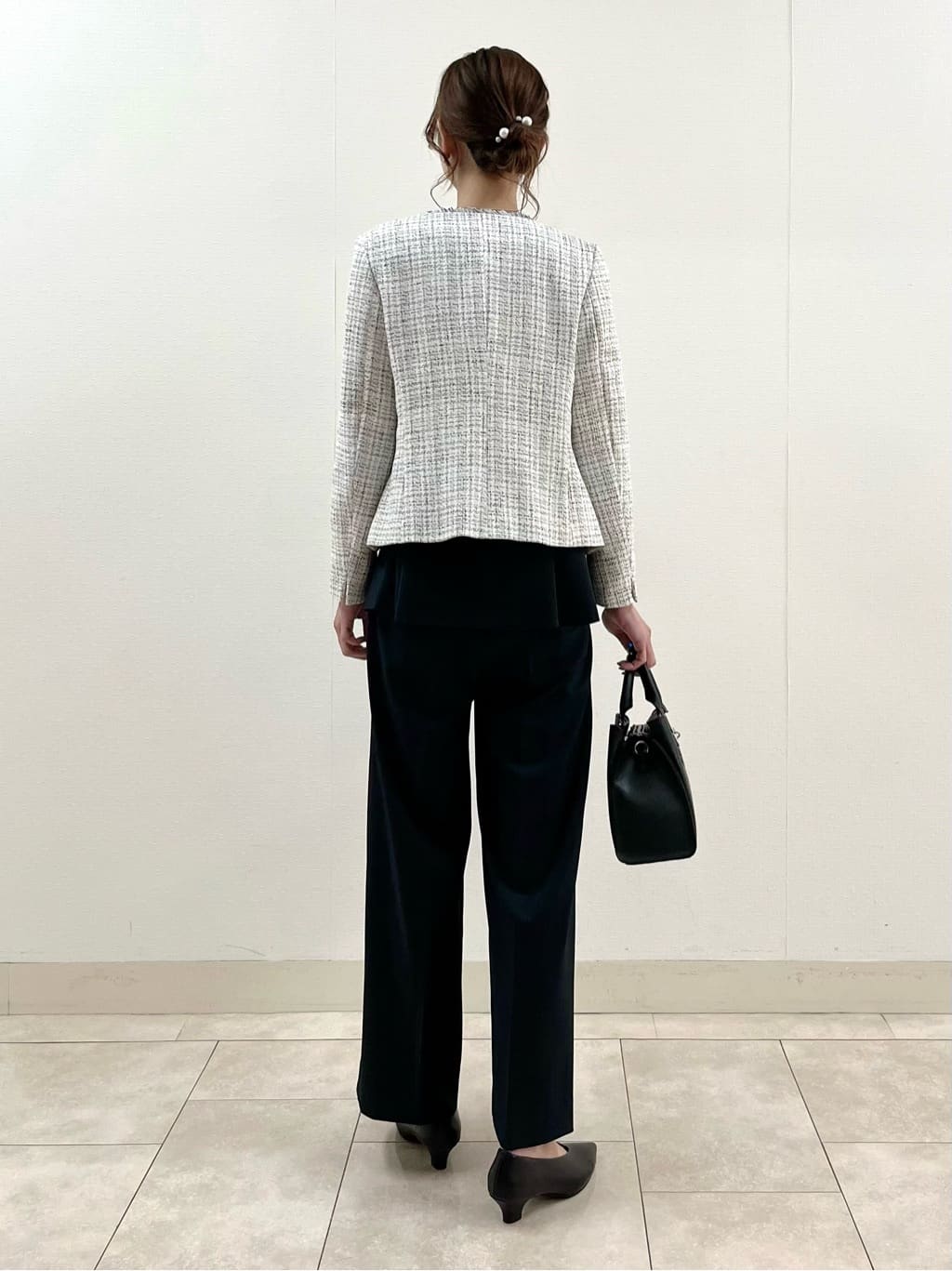 shioriさんの「INDIVI｜【洗える／SETUP可能／ウエストゴム】ワイドパンツ」を使ったコーディネート