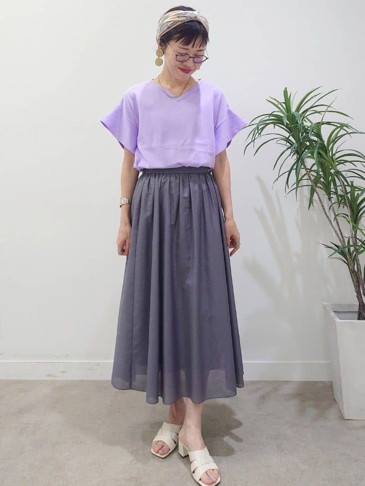 MUTSUKOさんの「UNTITLED｜【手洗い／88cm正方形】エンブレムプリントスカーフ」を使ったコーディネート