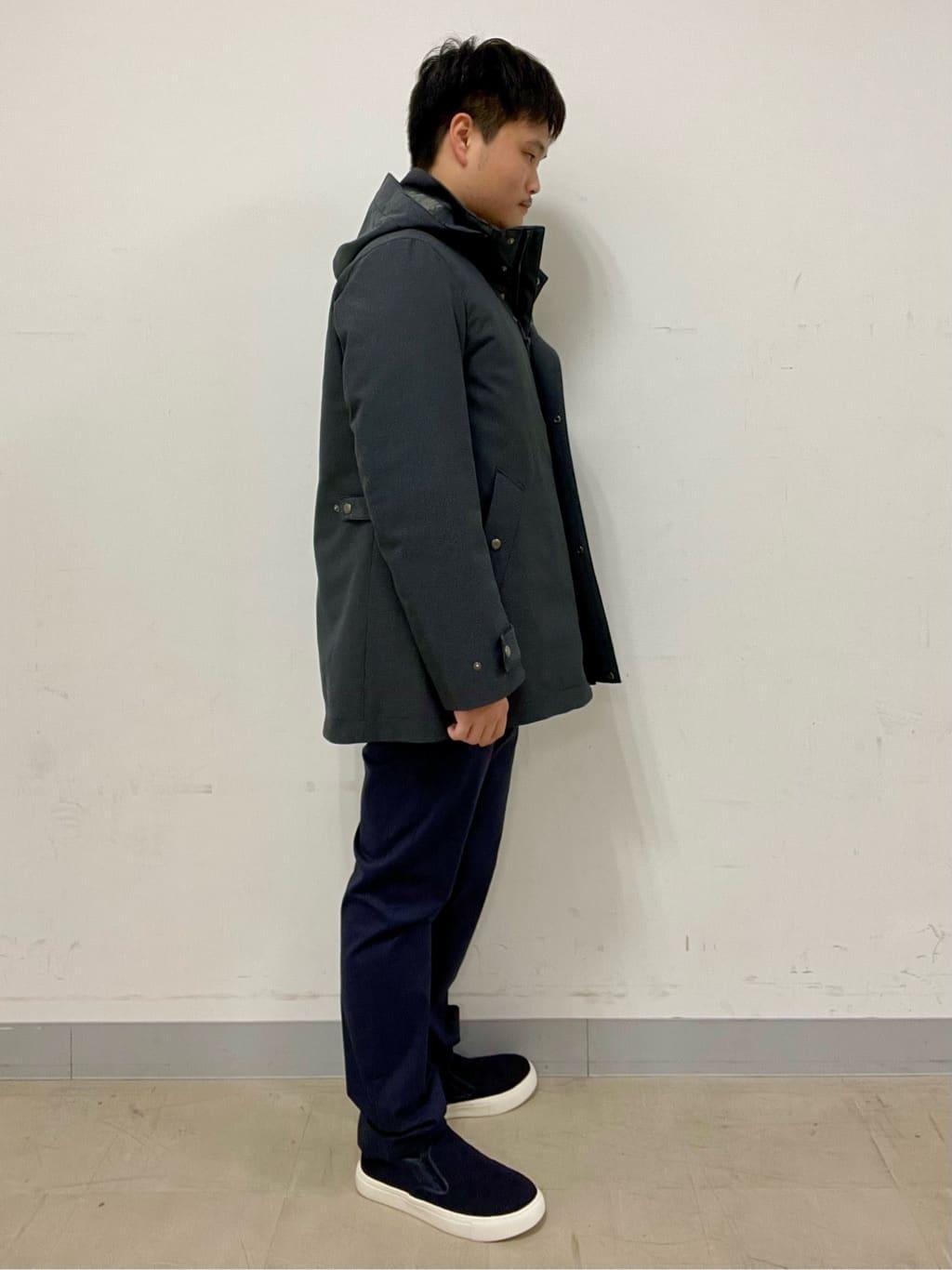 中村さんの「TAKEO KIKUCHI｜【全7サイズ&times;8色展開！】トップマルチヘリンボン パンツ」を使ったコーディネート