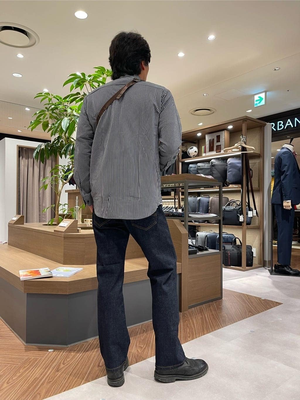 oharaさんの「TAKEO KIKUCHI｜【抗菌防臭/シーズンレス】シアサッカー ジャージシャツ」を使ったコーディネート