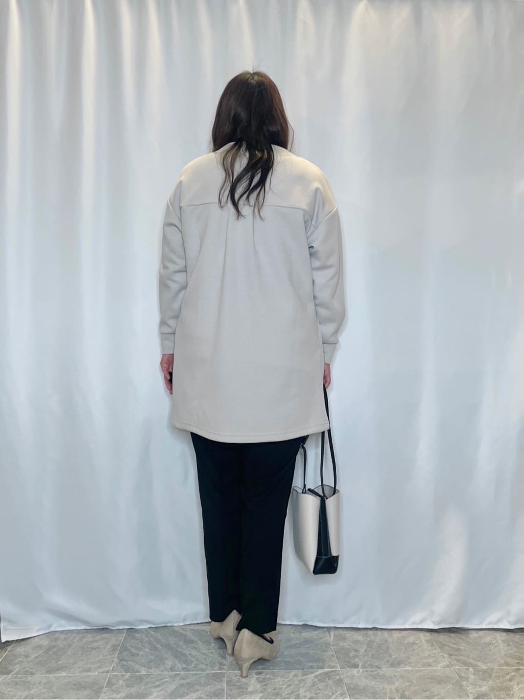 Ayaさんの「SHOO･LA･RUE｜【洗える/SS-3L】すっきりキレイにかっこよく 大人のテーパードパンツ」を使ったコーディネート