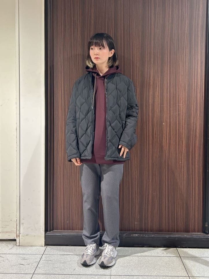 さやさんの「TAKEO KIKUCHI｜【Sサイズ～】エアダン プルオーバー パーカ」を使ったコーディネート