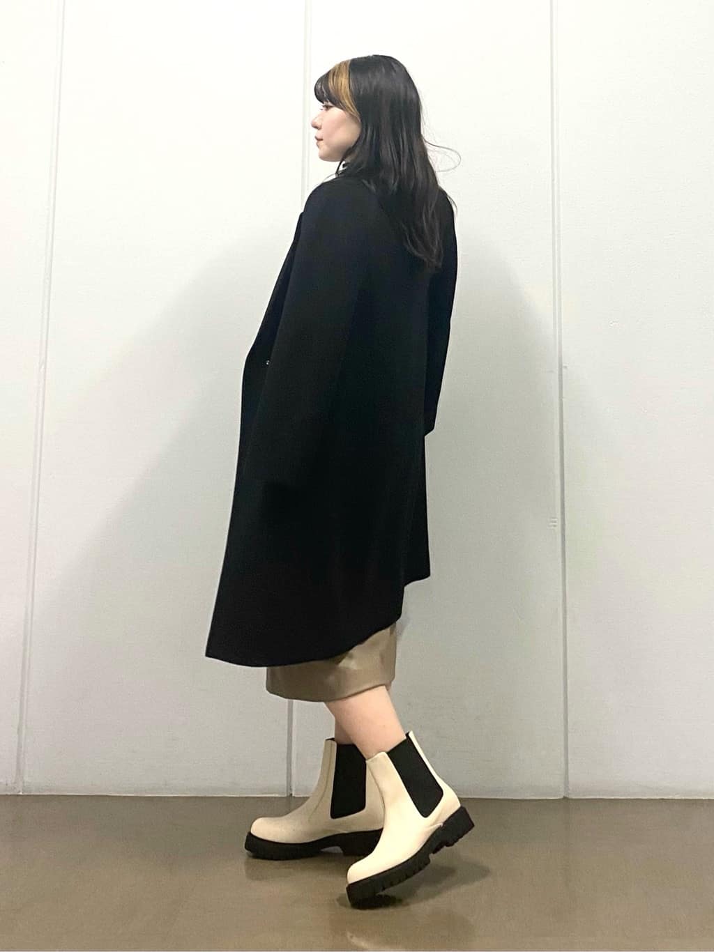 misakiさんの「INDIVI｜【定番人気！/名品コート/日本製】ウール100%チェスターコート」を使ったコーディネート