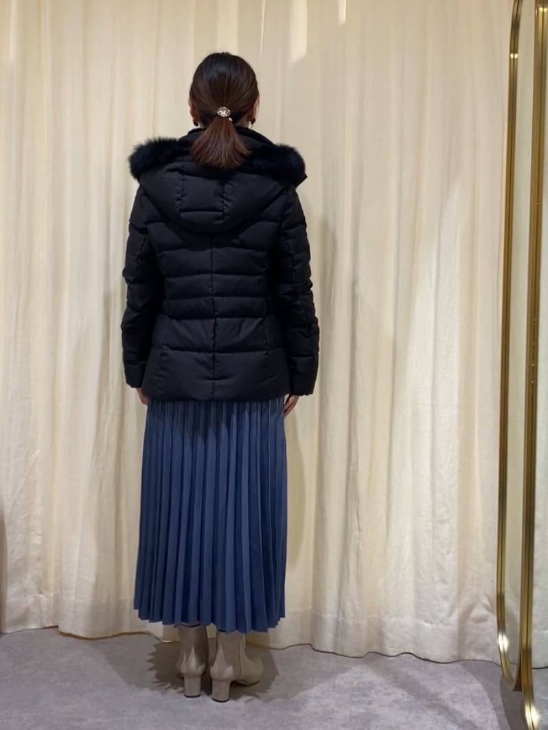 𝑹𝑶𝑴𝑰さんの「INDIVI｜」を使ったコーディネート