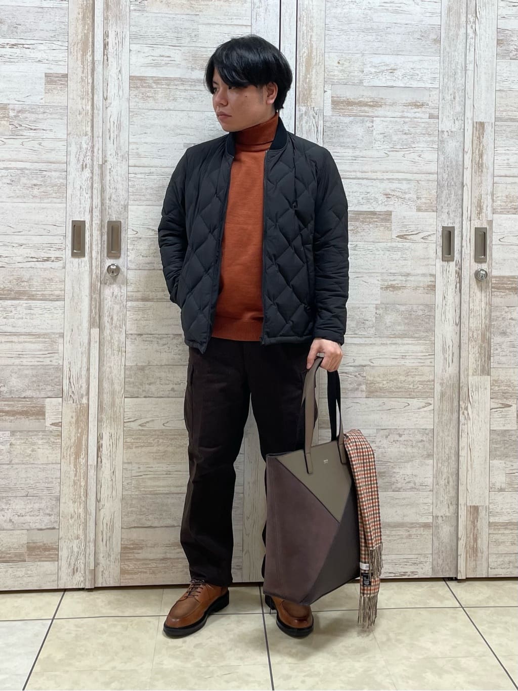 Suehiroさんの「TAKEO KIKUCHI｜【3WAY／撥水】ドビーメモリー ダウンライナーブルゾン」を使ったコーディネート