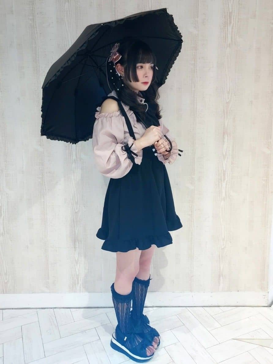 HUANG WEI HSUANさんの「ESPERANZA｜リボン2WAYショルダーバッグ」を使ったコーディネート