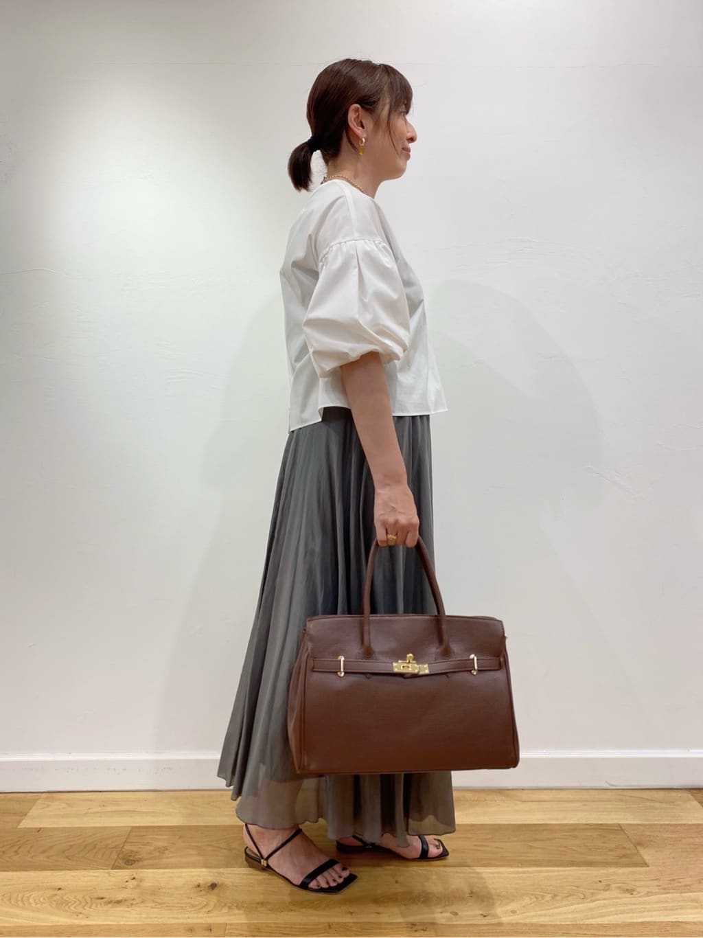 Sawaguchiさんの「DRESSTERIOR｜【STORY11月号掲載】レオパードシルクスカーフ」を使ったコーディネート