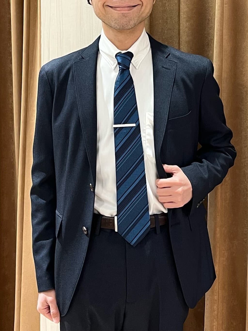 URAさんの「TAKEO KIKUCHI｜【ベストセラー/日本製】シャドーストライプ シルクネクタイ」を使ったコーディネート