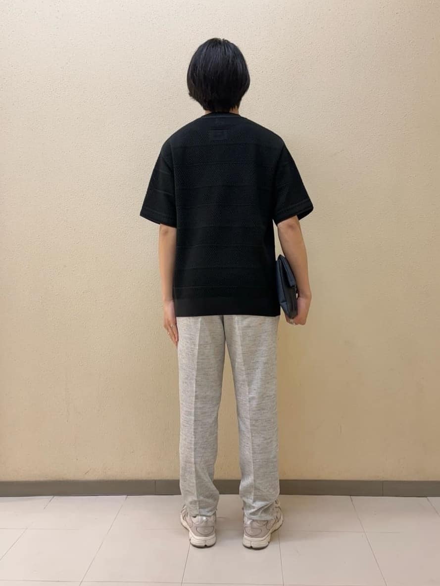 及川さんの「TAKEO KIKUCHI｜【尾州織】リネンブレンド メッシュパンツ」を使ったコーディネート