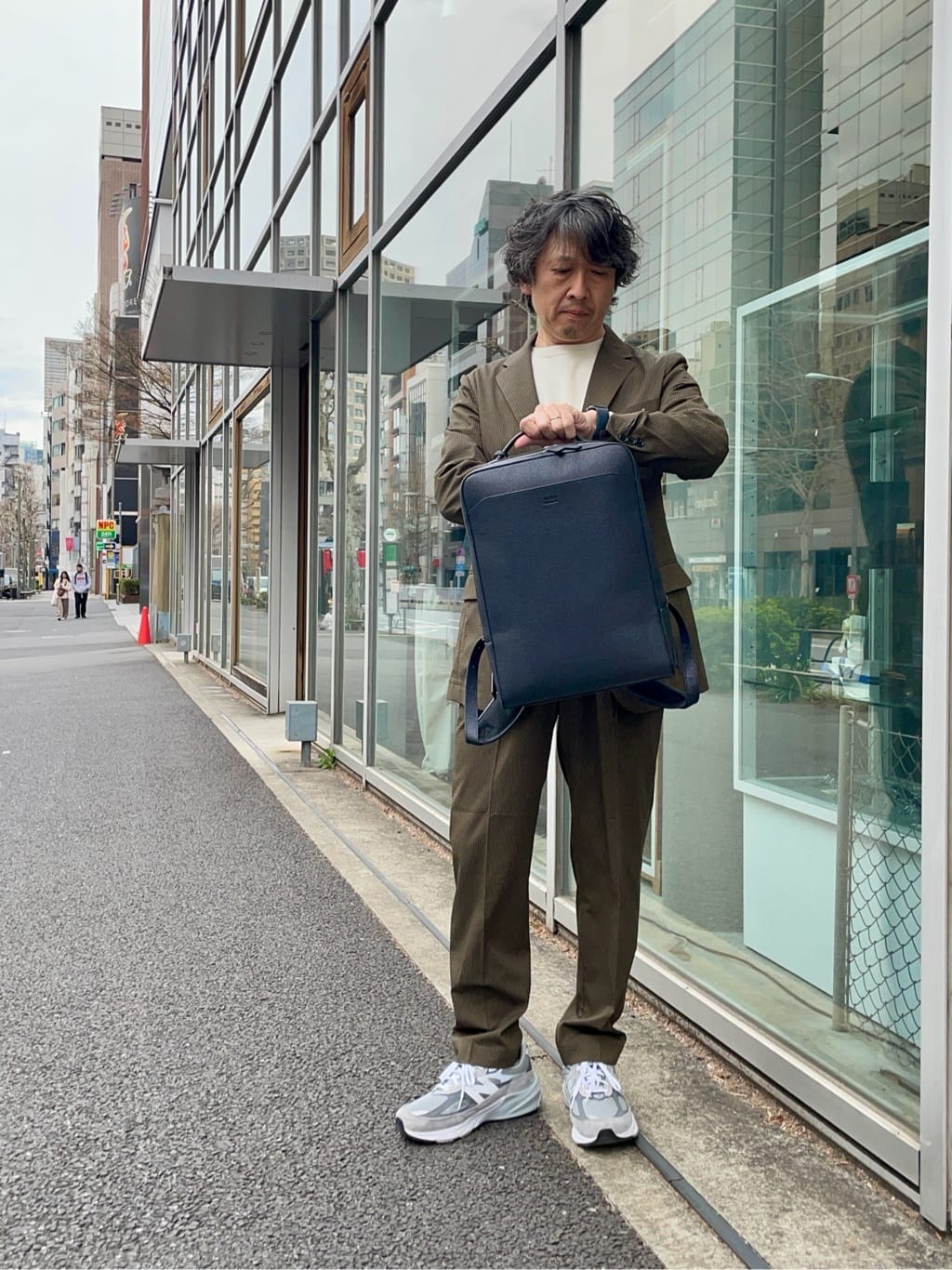 デザイナーTAKEman さんの「TAKEO KIKUCHI｜フルベジタンニンレザー バックパック」を使ったコーディネート