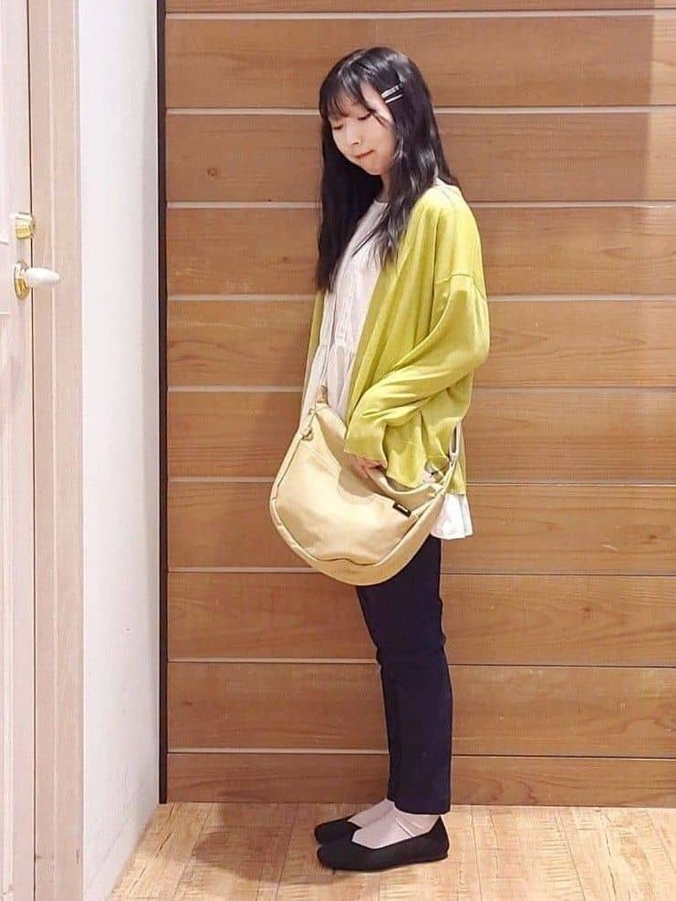 remiiiさんの「SHOO･LA･RUE｜【SS-3L/無理せずスリム】 ぐんぐん伸びる イージーテーパードパンツ」を使ったコーディネート