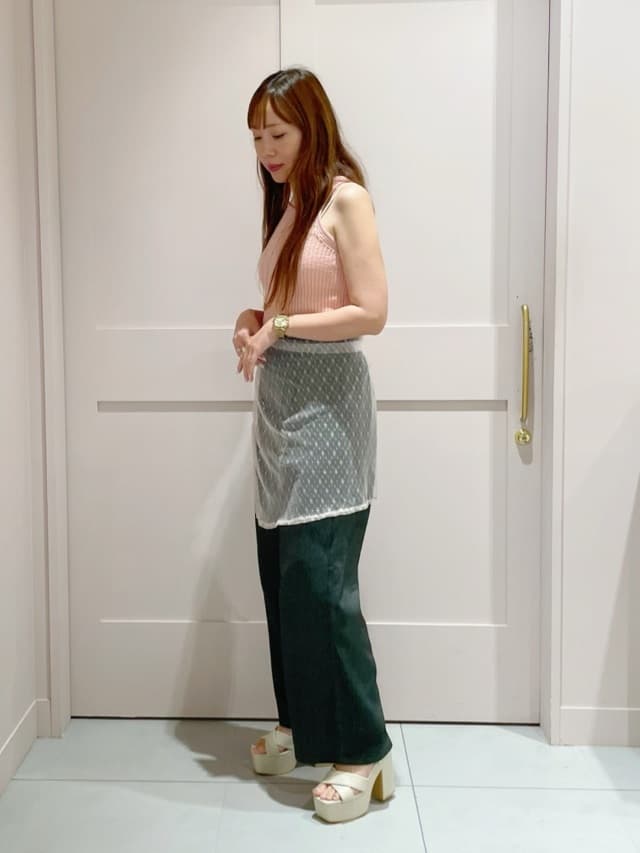 maiさんの「ESPERANZA｜◆【ラク盛り／サンダル】リピーター続出／脚長美脚　ラク盛り厚底サンダル　24年Ver」を使ったコーディネート