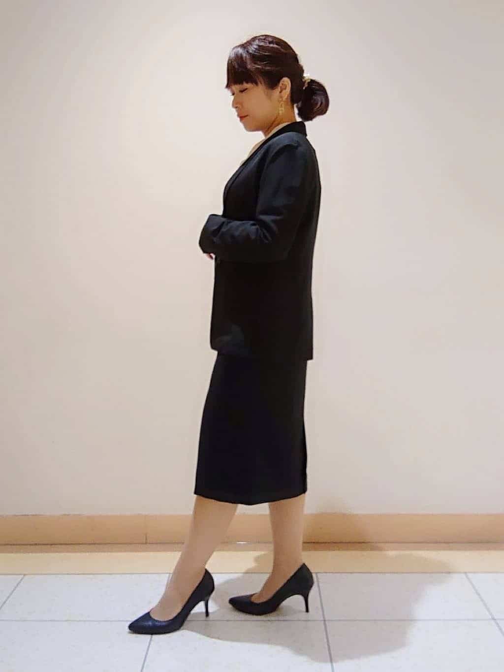 TOMOMIさんの「INDIVI｜【定番スーツ／UVケア／イージーケア／洗える】ウール調ストレートスカート」を使ったコーディネート