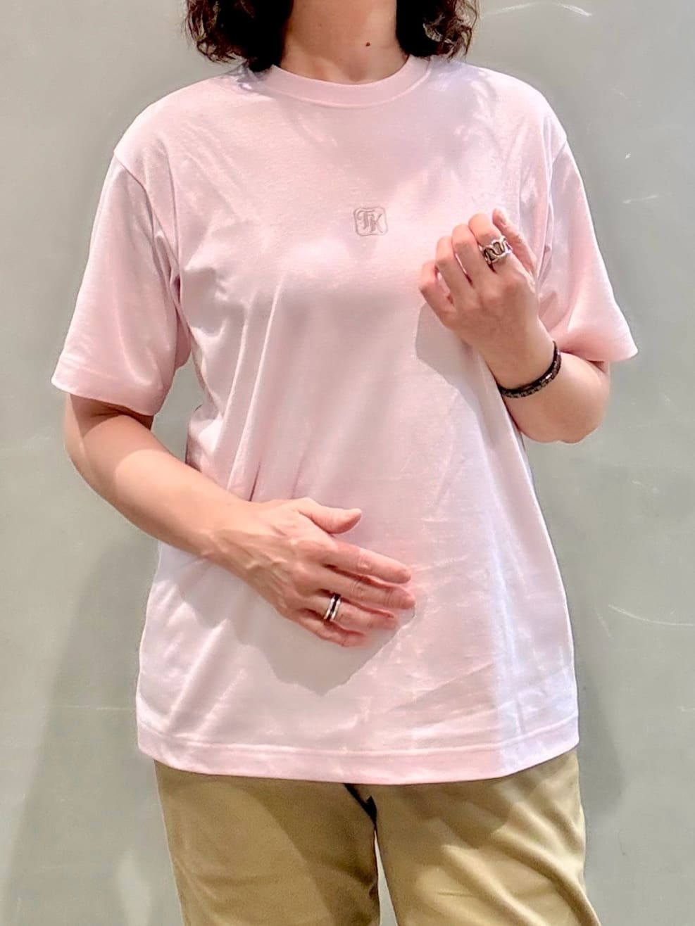 のぐみさんの「TAKEO KIKUCHI｜【刺繍ロゴT】スムース ワンポイント Tシャツ」を使ったコーディネート