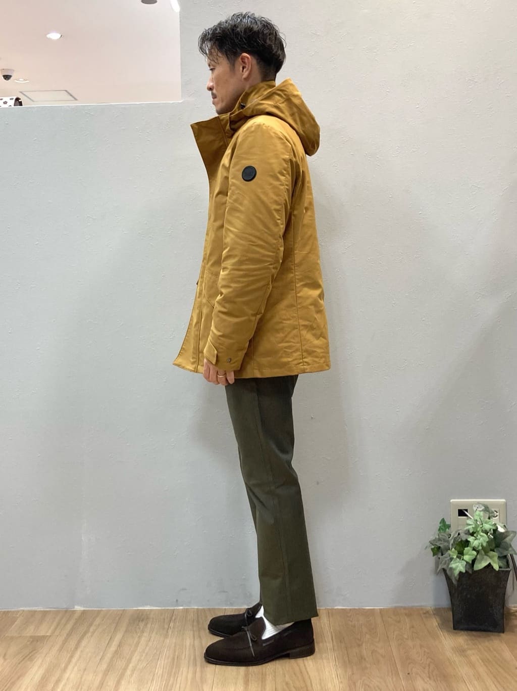 シュンさんの「TAKEO KIKUCHI｜【全7サイズ&times;8色展開！】トップマルチヘリンボン パンツ」を使ったコーディネート