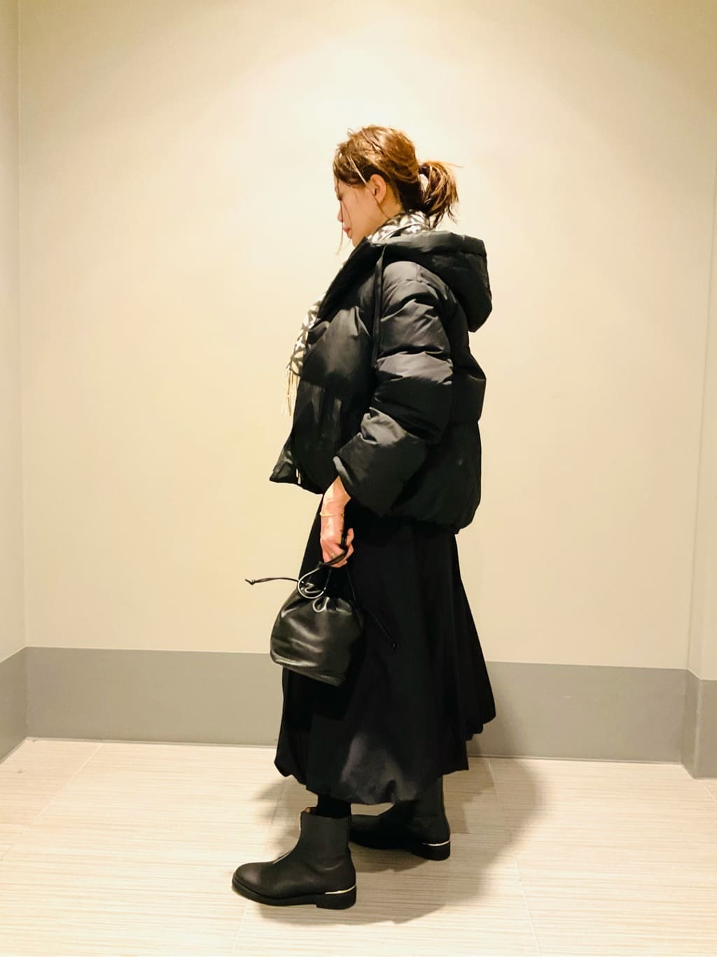 Yamaさんの「DRESSTERIOR｜オーバーラップサークル カシミヤ100%マフラー」を使ったコーディネート