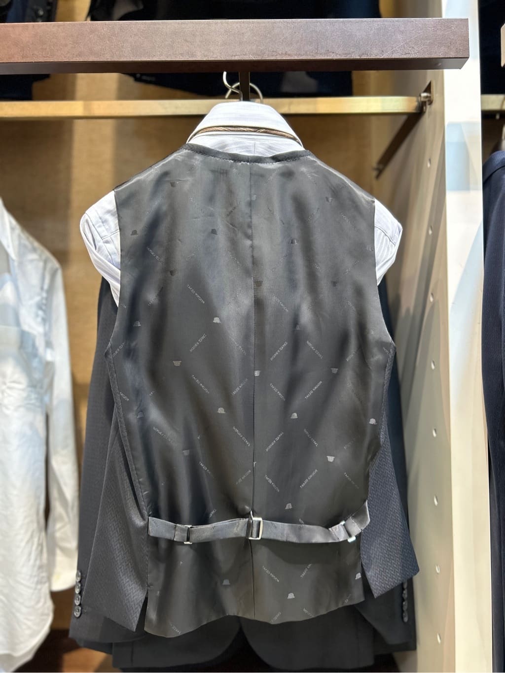 さりーちゃんさんの「TAKEO KIKUCHI｜【Made in JAPAN】矢絣（やがすり）スーツ／スリーピース対応」を使ったコーディネート