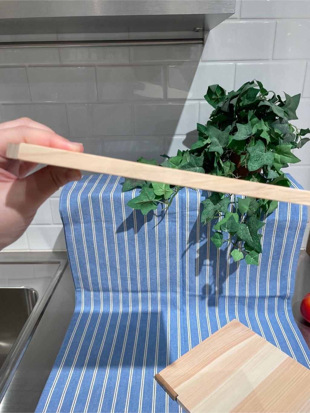 まのちゃんさんの「212 KITCHEN STORE｜STYLE JAPAN 小さな立つまな板正方形」を使ったコーディネート