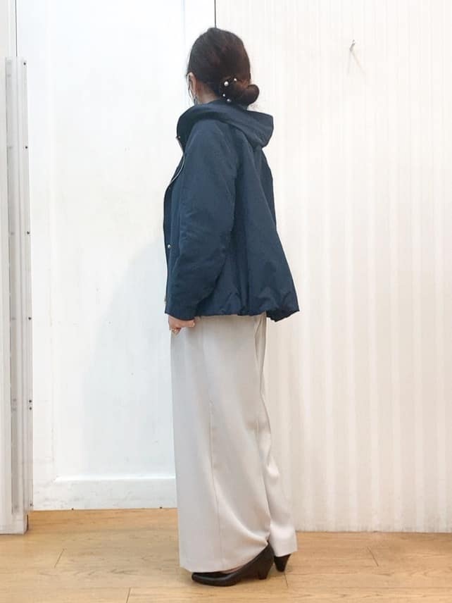 miyaさんの「grove｜【ふわっと心地よい足入れ】やわここち(R)Vカットパンプス」を使ったコーディネート