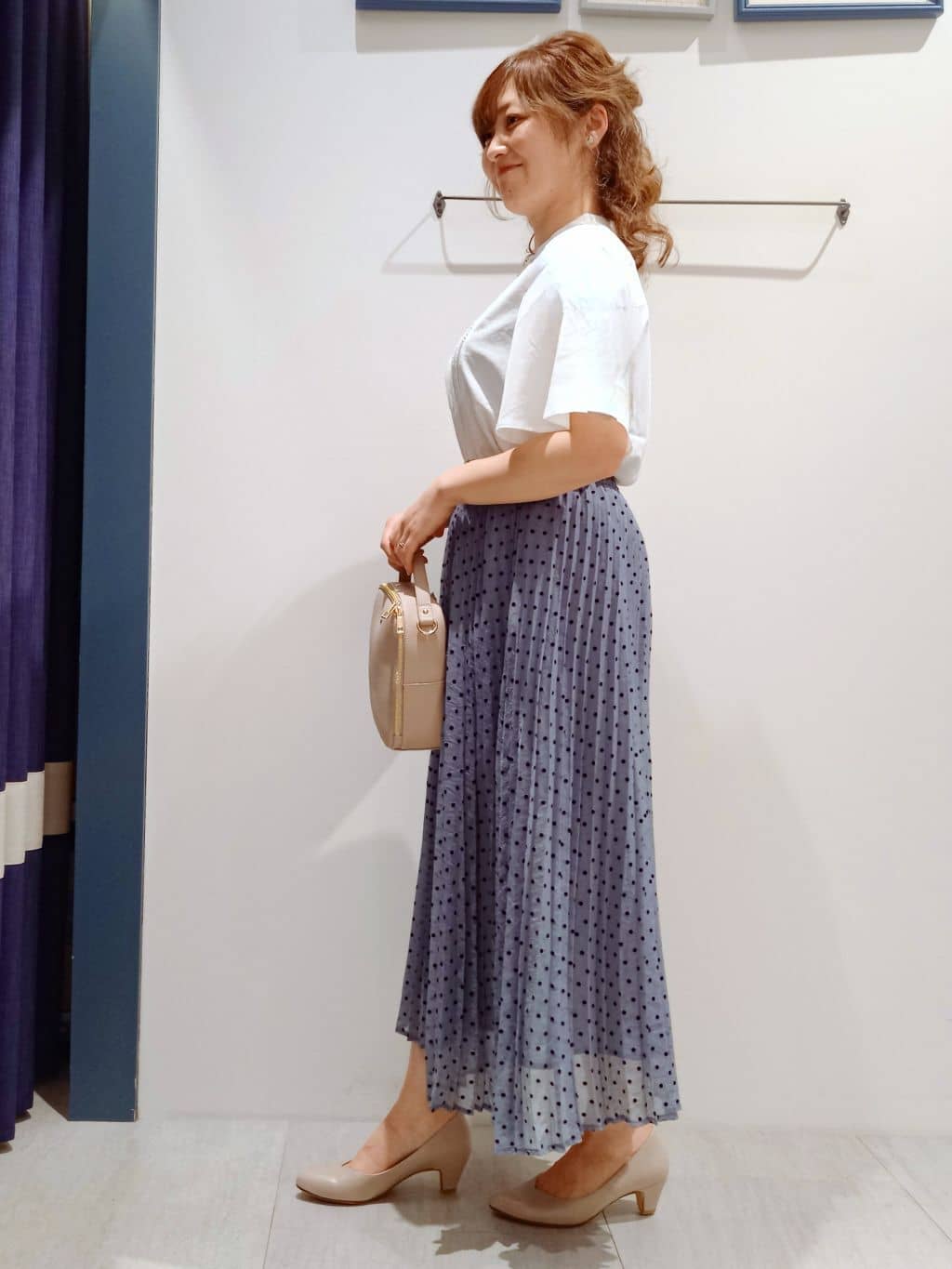 miiさんの「grove｜【ふわっと心地よい足入れ】やわここち(R)Vカットパンプス」を使ったコーディネート